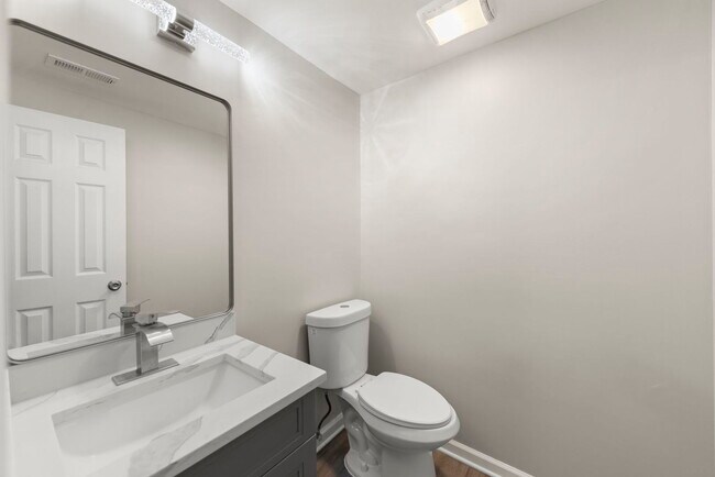 Building Photo - 1057 Bothwell Cir