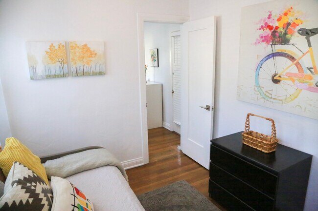 Building Photo - 601 S Sweetzer Ave