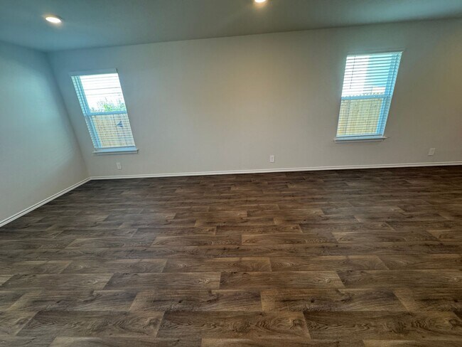 Building Photo - 13922 Pease St