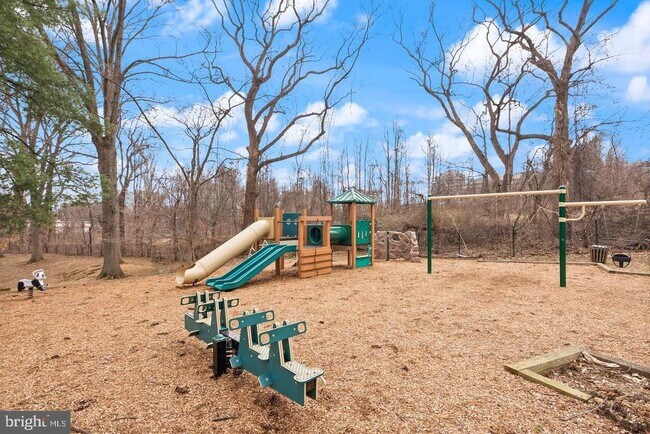 Building Photo - 7651 Tremayne Pl