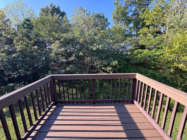 Building Photo - 1727 Thistlewood Dr
