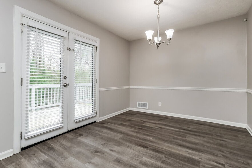 Building Photo - 661 Greenview Ave SE