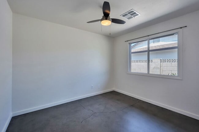 Building Photo - Remodeled 5-Bedroom Tempe Home with Private Pool, Large Yard & Garage Near ASU