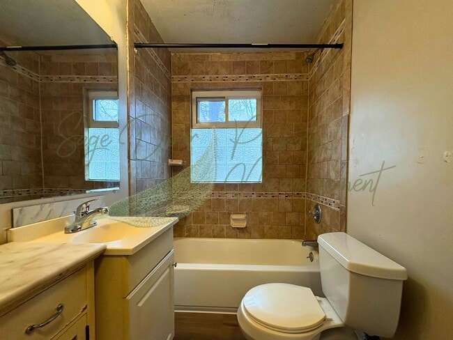 Building Photo - TWO BEDROOM HOME IN INDEPENDENCE!!!