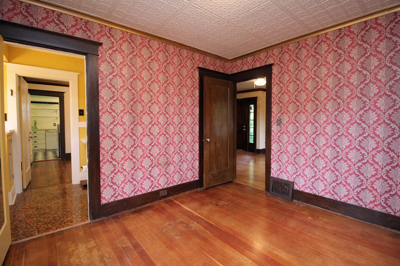 Building Photo - 141 NE Bryant St