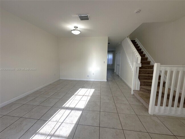 Building Photo - 11544 SW 151 Ave