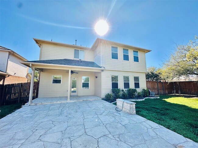 Building Photo - 2800 Canyon Valley Run