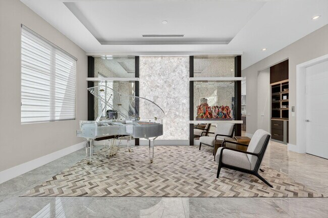 Building Photo - 785 NE 70th St