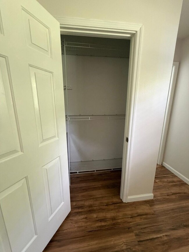 Building Photo - 3BR Rental in Quiet Fort Oglethorpe Neighborhood – Minutes from Battlefield Parkway & Chickamauga...