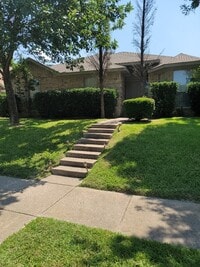 Building Photo - MOVE IN SPECIAL!!!! Cedar Hill home featur...