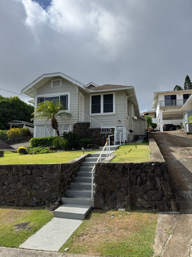 Building Photo - 3774 Pukalani Pl