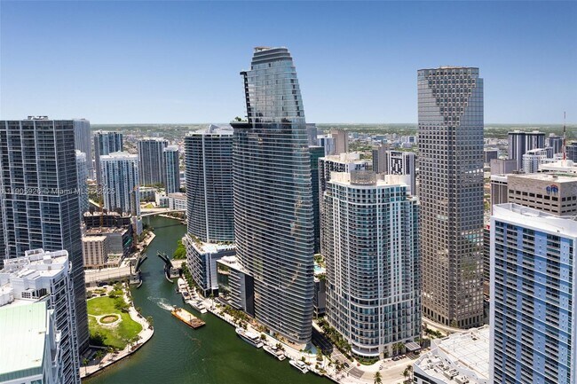 Building Photo - 300 Biscayne Blvd Way
