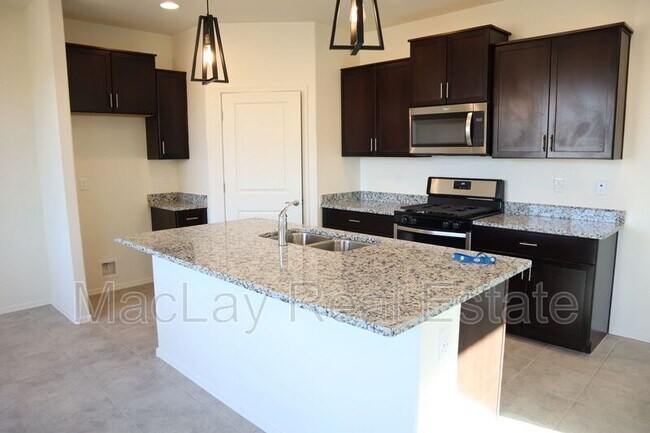 Building Photo - 10676 W Golson Dr