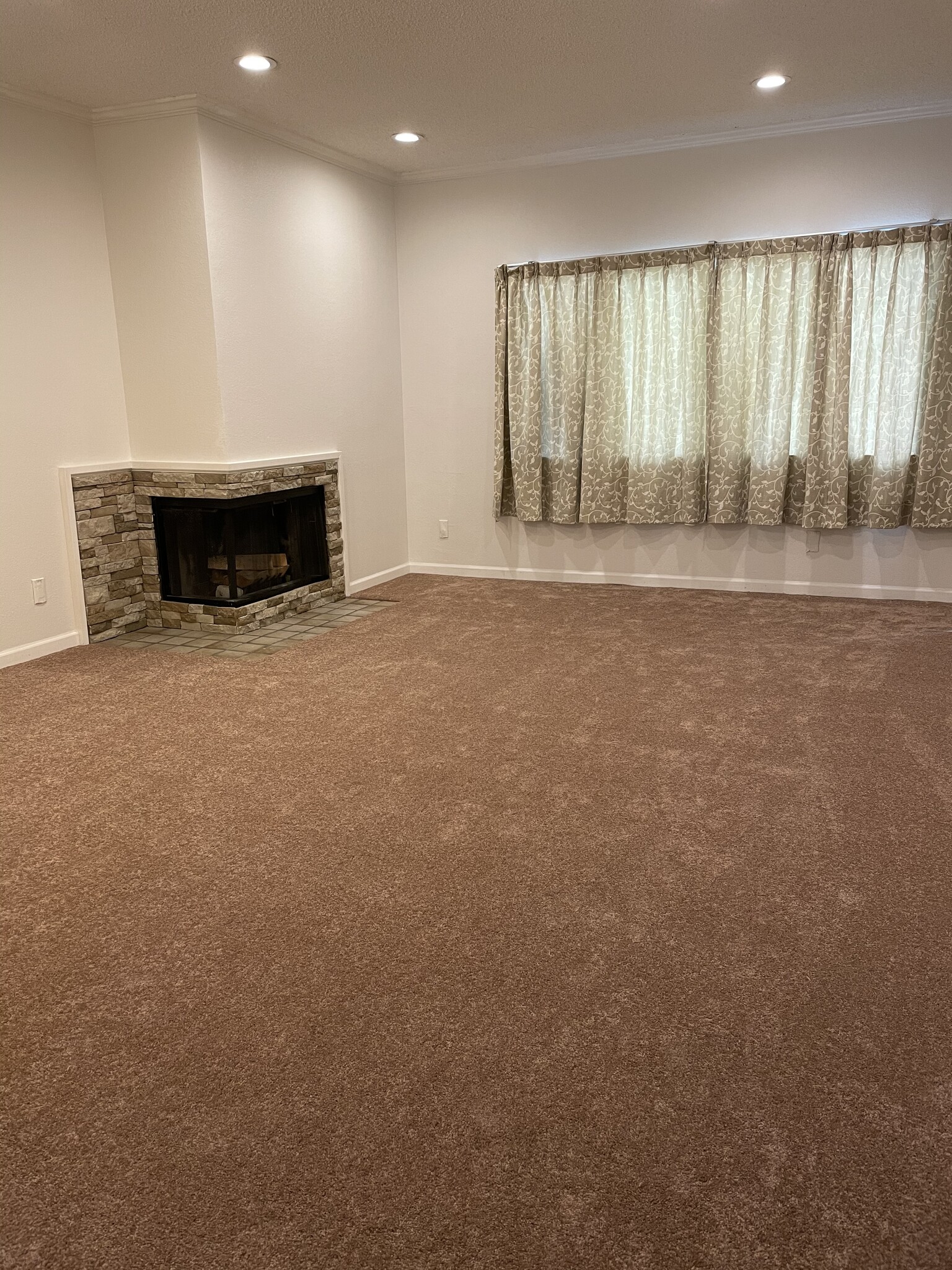 Building Photo - 4681 Albany Cir