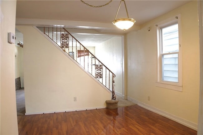 Building Photo - 23 Kosciusko Way