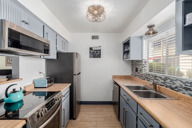 Building Photo - 4600 N 68th St