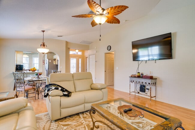 Building Photo - 2130 Rio Nuevo Dr