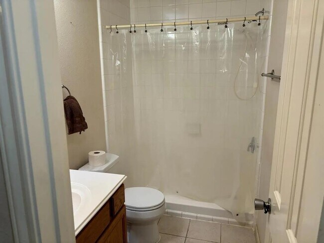 Building Photo - 123 Cove Cir