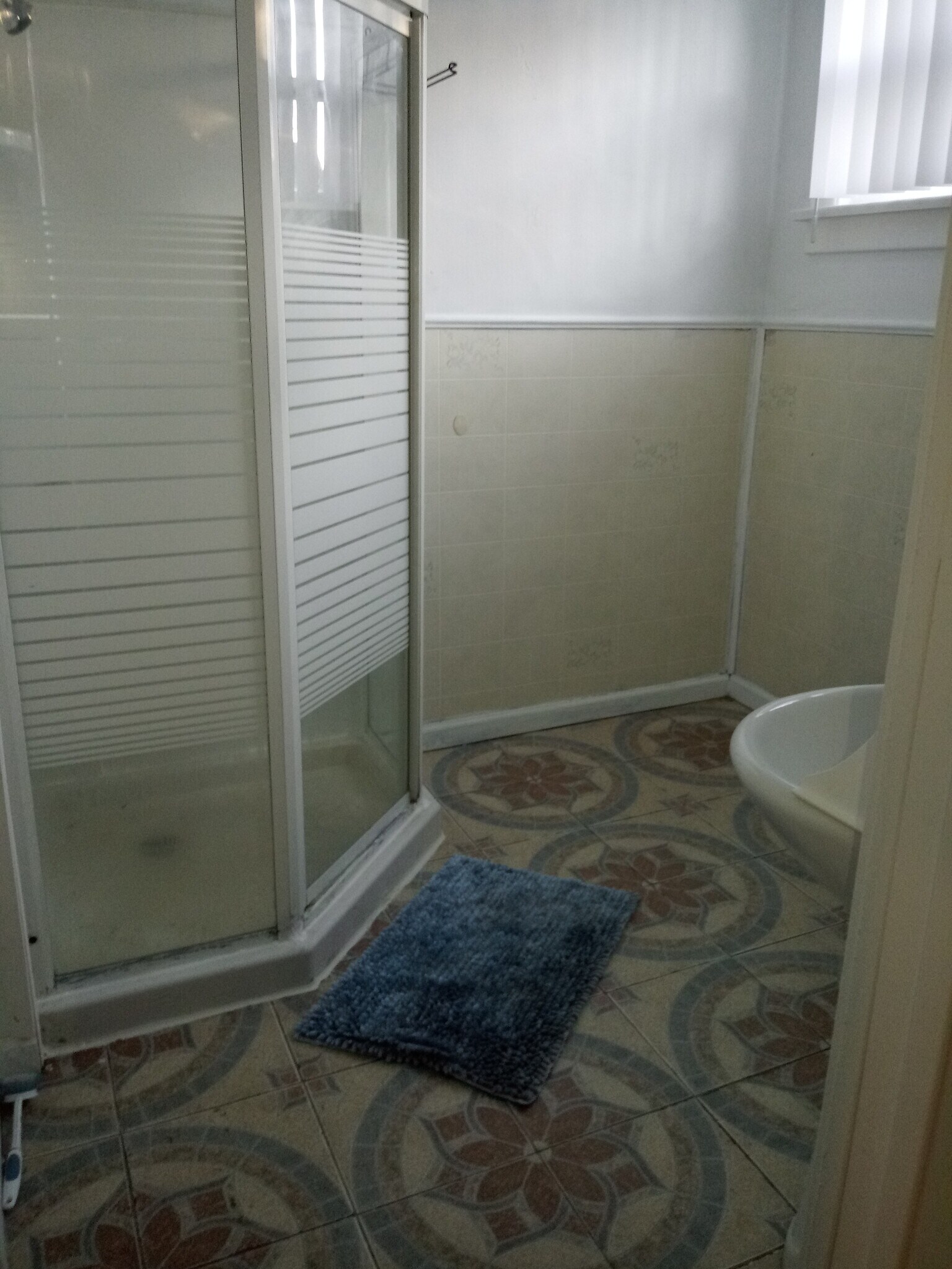 Bathroom - 520 Lawrence Ave