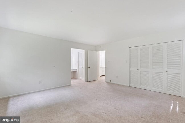 Building Photo - 3714 Carriage House Ct