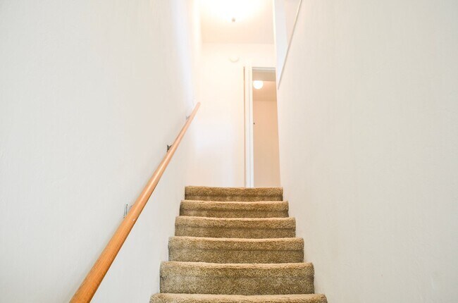 Building Photo - C2508  Bldg I  Unit 50 Grantwood