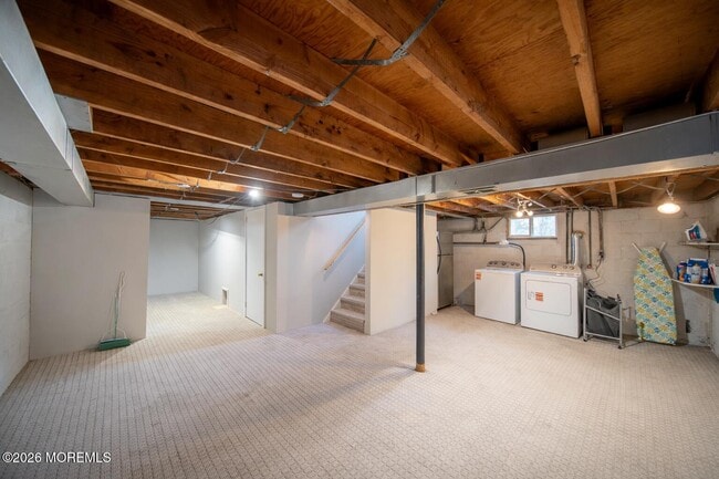 Building Photo - 32 Lake Ave