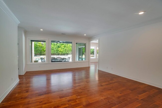 Building Photo - 10200 Treasure Island Dr