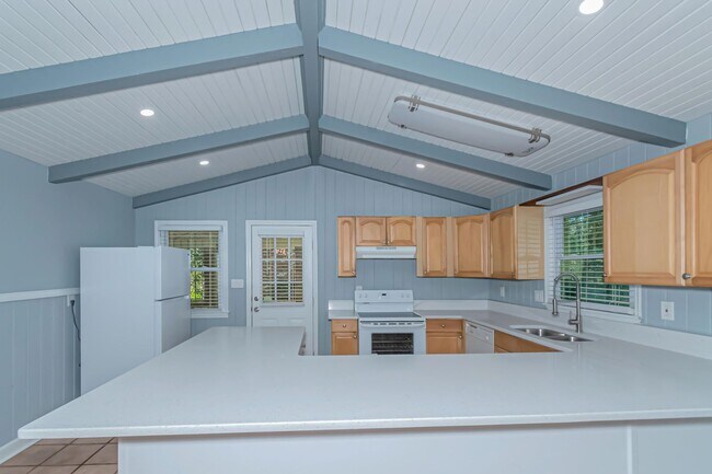 Building Photo - Spacious Family Home in 30311