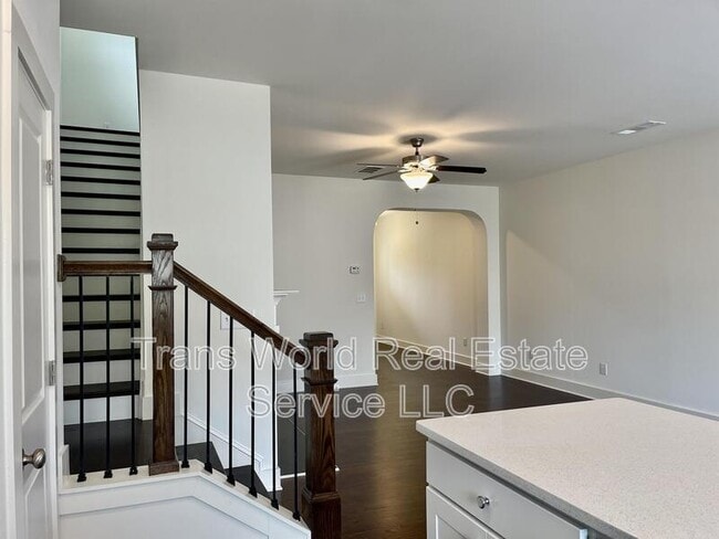 Building Photo - 123 Auburn Run Ln