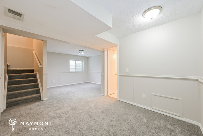 Building Photo - Charming Home