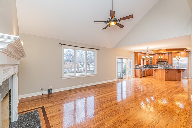 Building Photo - 361 S Elm St