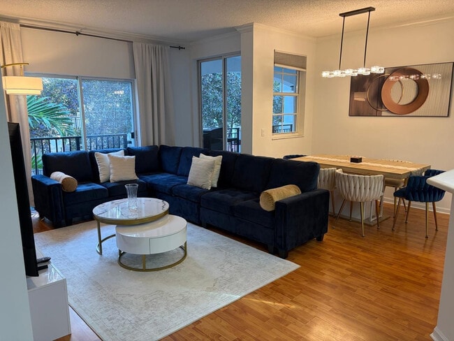 Building Photo - 3205 NE 184th St