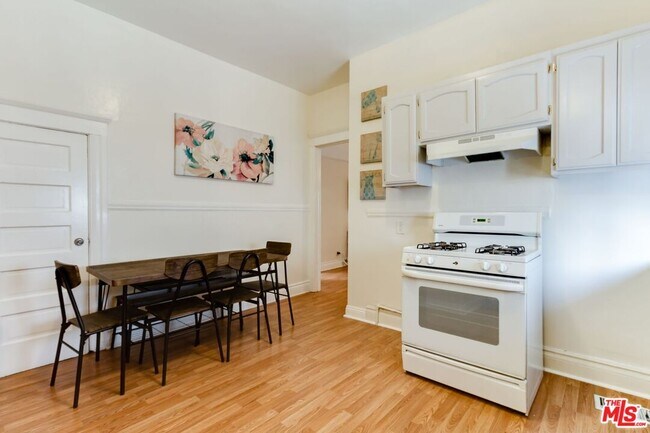 Building Photo - 1228 Fedora St