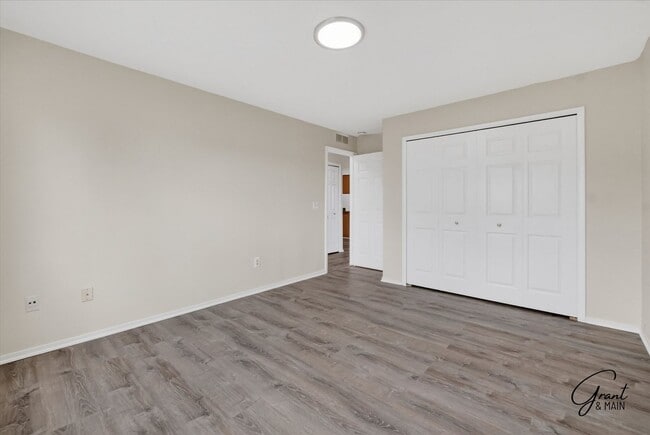 Building Photo - $1395 2 bedroom ground floor condo