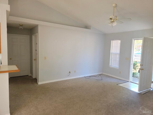 Building Photo - 1015 Sable Dr