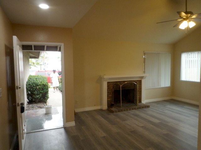 Building Photo - 5691 Lynnbrook Plz