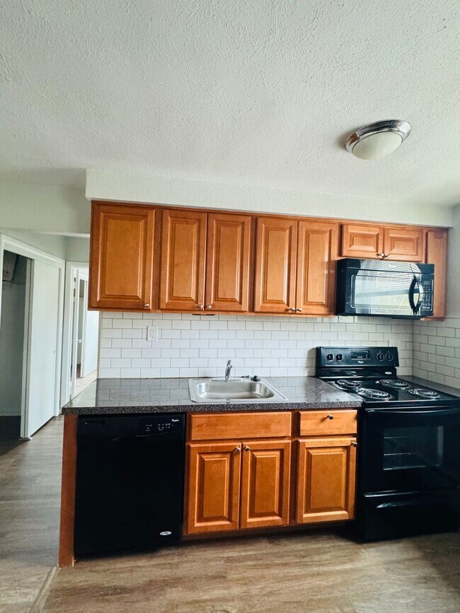 Building Photo - Rutledge Court Apartments