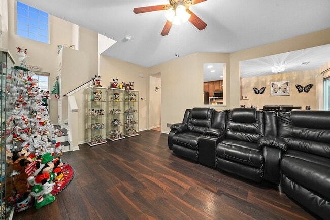 Building Photo - 650 Hawley Dr