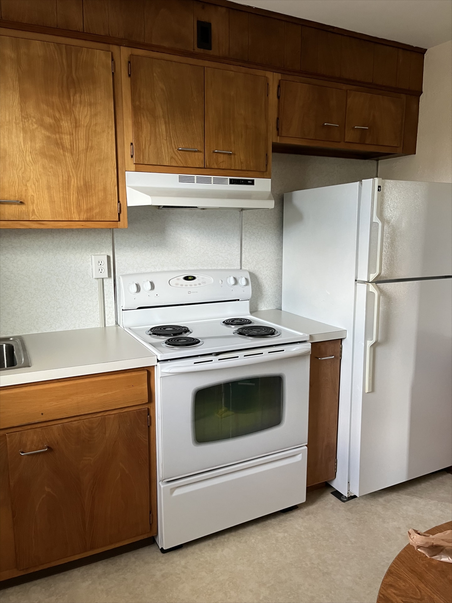 Building Photo - 701 E 6th St