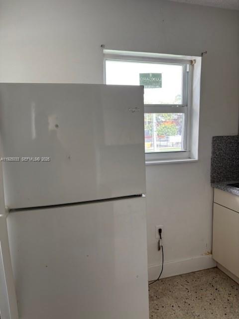 Building Photo - 828 SW 20th Ave