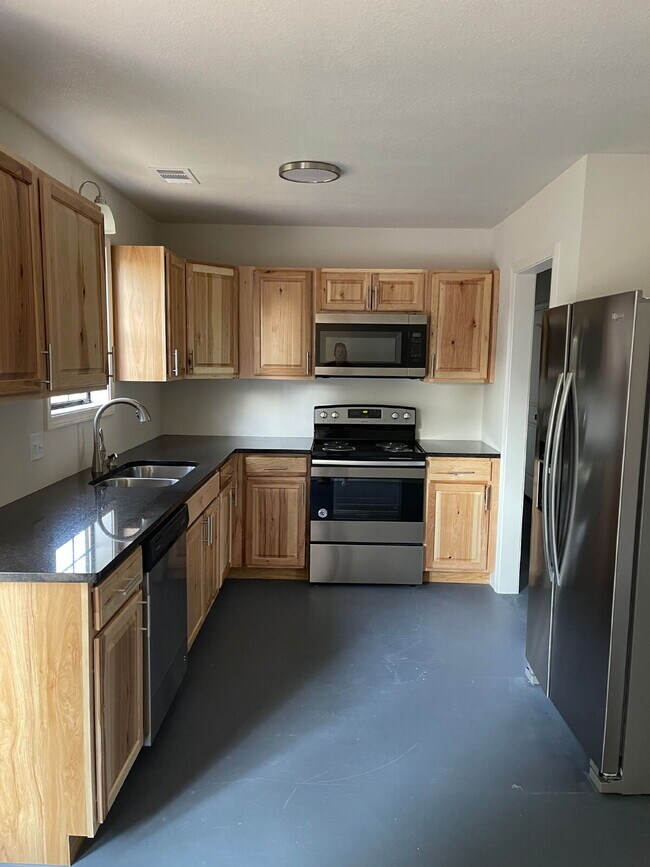 Building Photo - "Charming 3-Bed Home in Jonesboro with Granite Countertops & 2 Full Baths!"