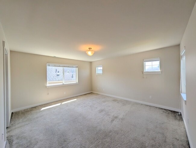 Building Photo - 3Bd/2.5Ba Lynnwood Home