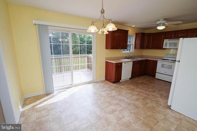 Building Photo - 1331 Aspen Dr