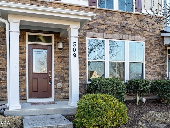 Building Photo - 309 Roundhouse Lane