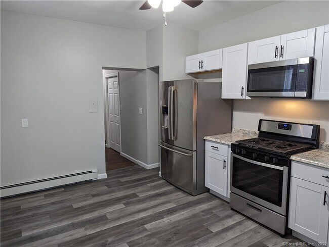 Building Photo - 267 Portsea St