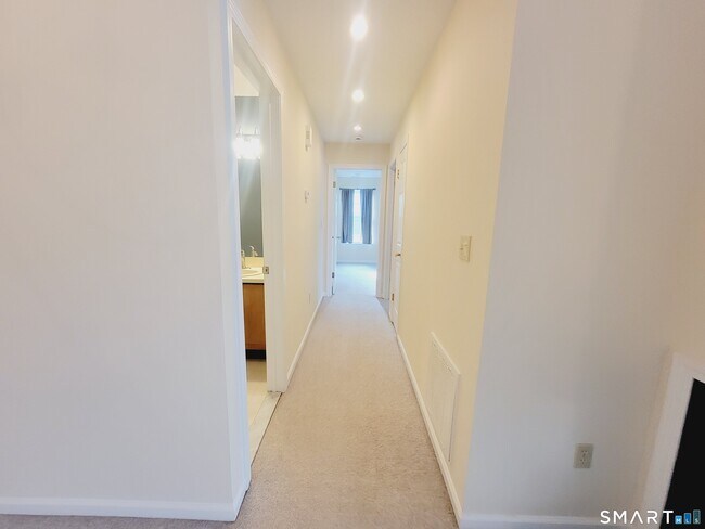 Building Photo - 59 Rockledge Loop