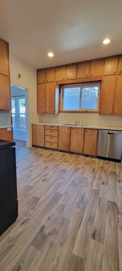 Building Photo - Enjoy The River Breeze On The Front Porch