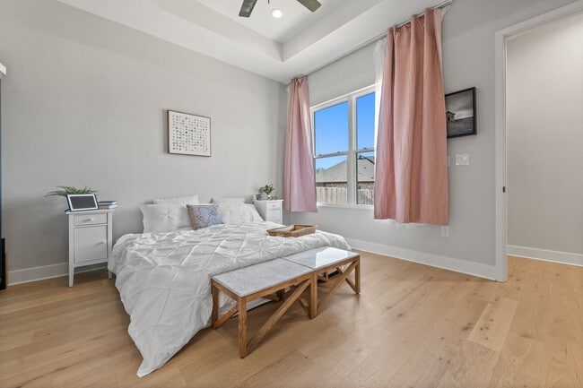 Building Photo - Sale Pending