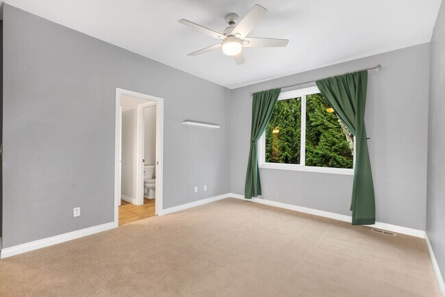 Building Photo - Stunning Sammamish Home, this home is a lifestyle!!