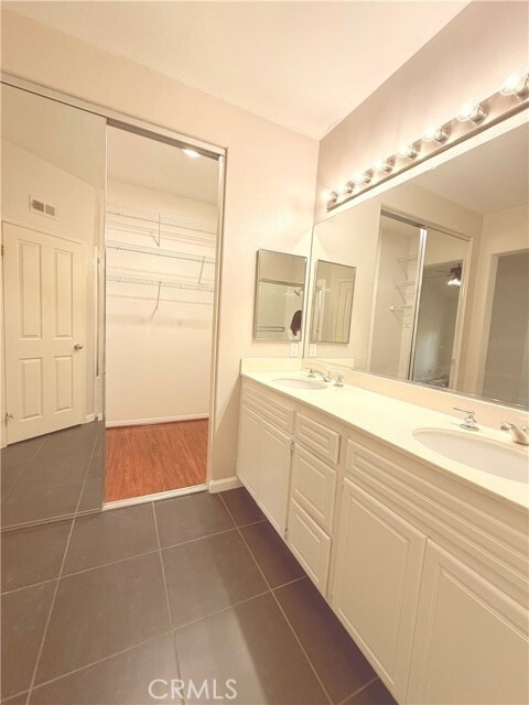 Building Photo - 2771 Dunstan Dr